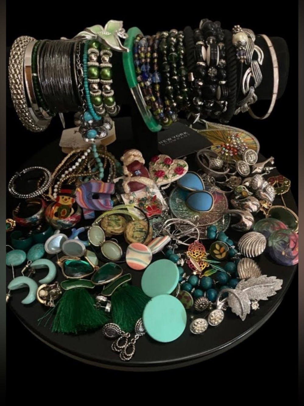 80 piece mixed jewelry lot(RESERVED) - Picture 4 of 4
